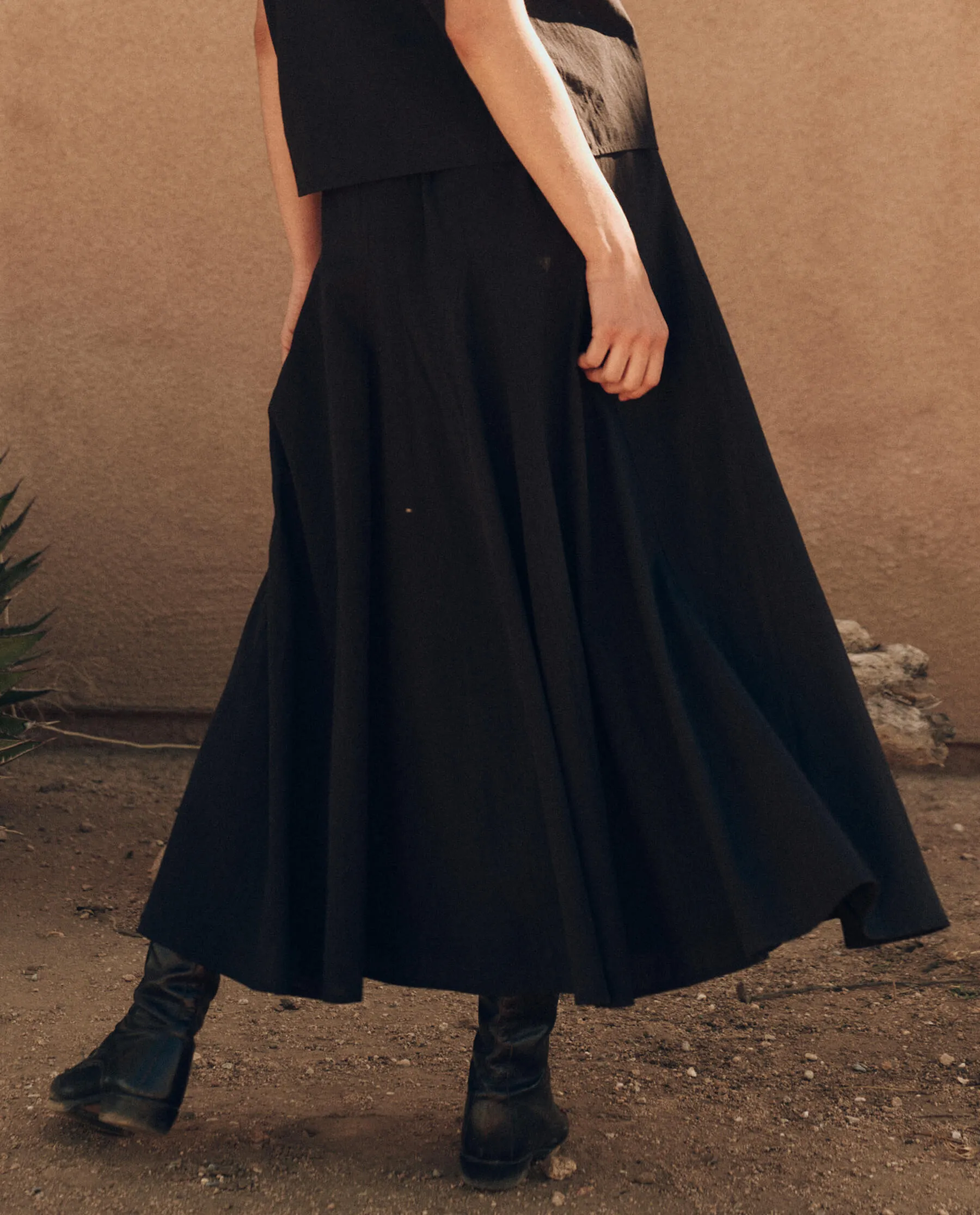 The Godet Skirt. -- Black